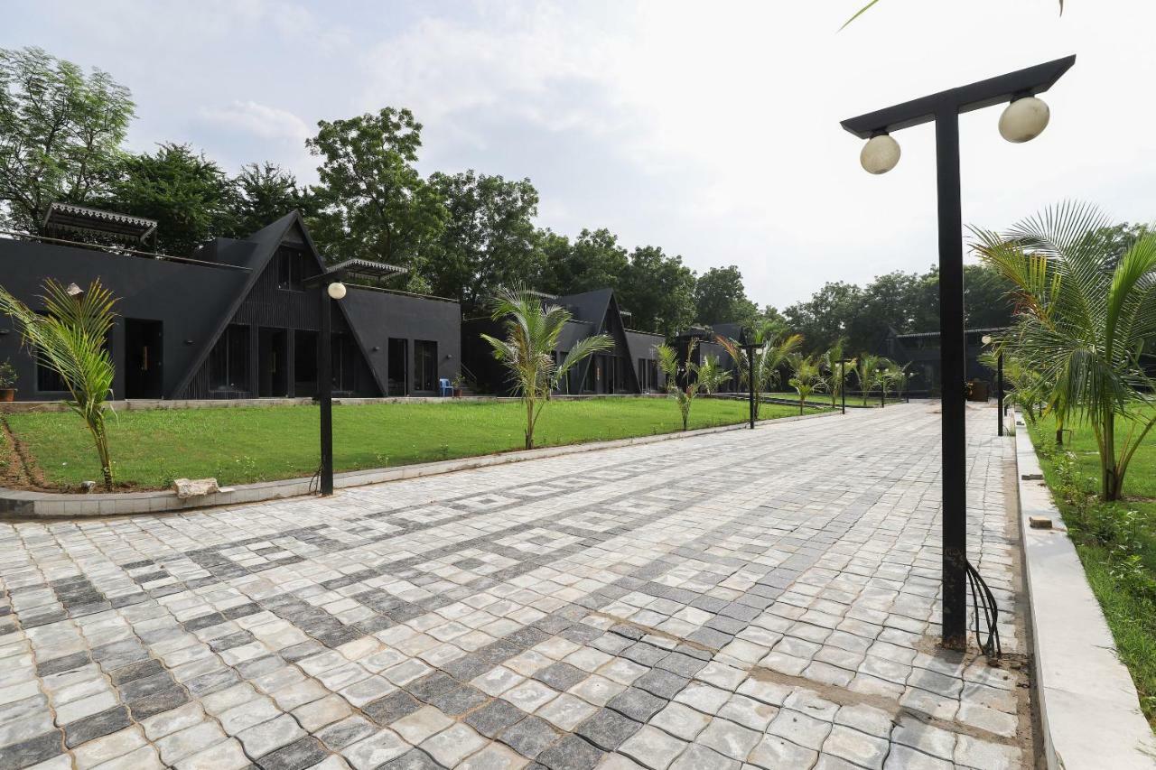 Oyo 48991 Serene Cottages And Resorts Vadodara Exteriör bild