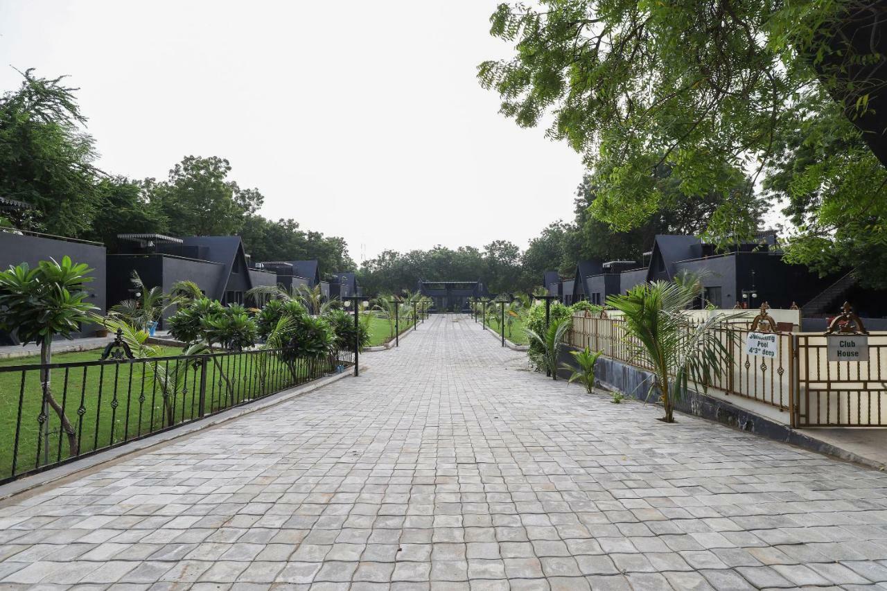 Oyo 48991 Serene Cottages And Resorts Vadodara Exteriör bild